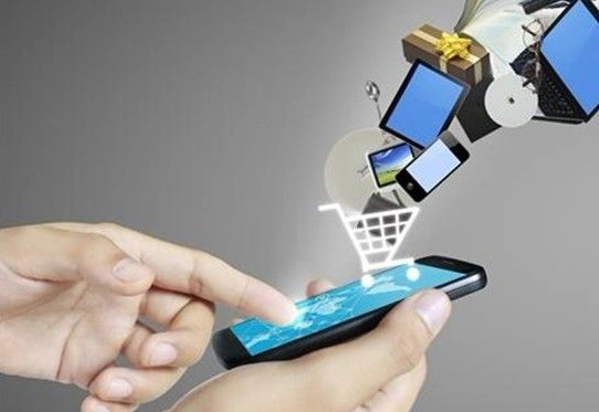 Większość Polaków kupuje w sieci mobilnie