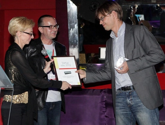 <p>Michał Kiciński i Marcin Iwiński z CD Projektu , Wirtualna Polska, Grupon, Like (Facebook) oraz Onet VOD - laureatami Nagród Internet Standard 2010</p>