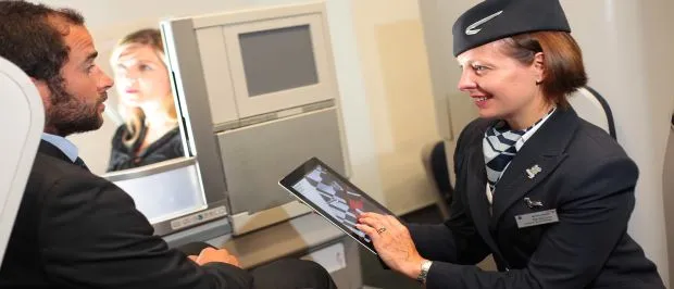 iPad w chmurach czyli stewardessy uzbrojone w tablety firmy Apple