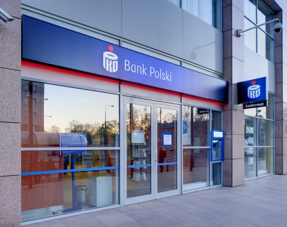 <p>PKO Bank Polski udostępnia płatności P2P</p>