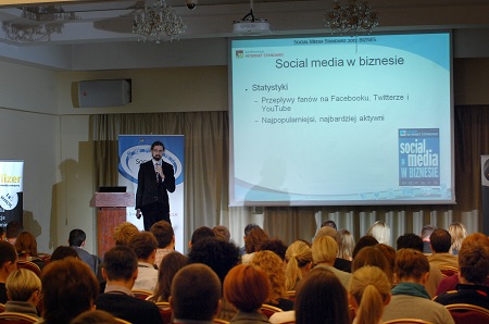 Social media standard 2012 BIZNES